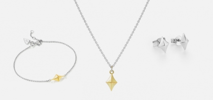 Avgvst сделал подвески и браслеты по мотивам старинных гербов