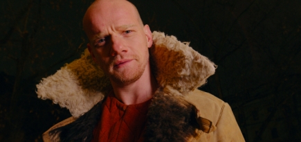 Юрий Колокольников и Леонид Ярмольник сыграли моноспектакли на балконах московских особняков