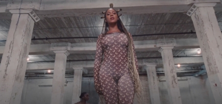 Бейонсе танцует в комбинезоне Marine Serre в клипе на трек «Already»