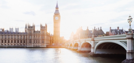 Британские власти разрешили использование вакцины Pfizer против коронавируса