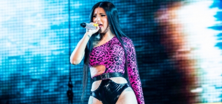 Cardi B стала первой рэп-исполнительницей с бриллиантовым синглом