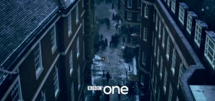 BBC показал тизер «Рождественской песни» с Энди Серкисом и Гаем Пирсом