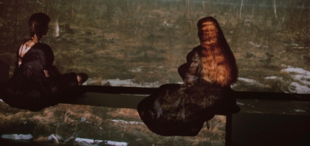 В кампании Cecilie Bahnsen были использованы снимки с видами российской тундры