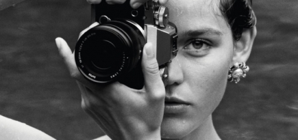 Chanel представил тизер новой весенне-летней коллекции