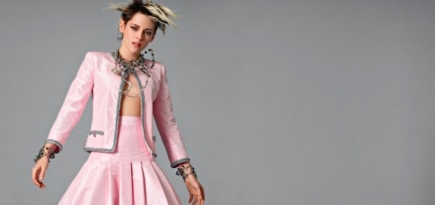 Кристен Стюарт примеряет розовый жакет в новой кампании Chanel