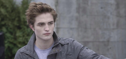 Автор «Сумерек» выпустила новый роман, написанный от лица вампира Эдварда Каллена