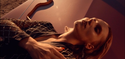 DAKOOKA представила клип на песню «Слаб»