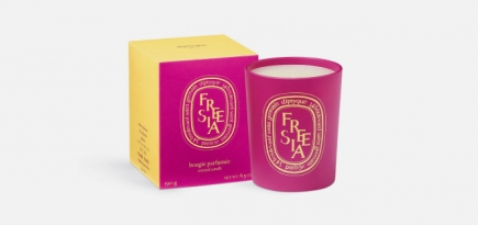 Diptyque выпустил свечи в разноцветных стаканах ко Дню матери