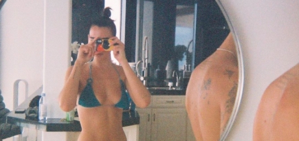 Дуа Липа показала пленочные снимки с отдыха с Анваром Хадидом