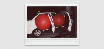 В Москве открылась выставка полароидных снимков Алены Чендлер