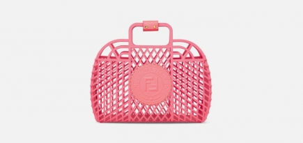 Fendi выпустил сумки-корзинки из переработанного пластика