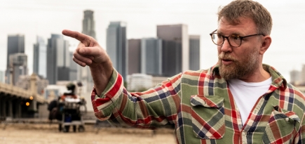 Гай Ричи рассказал о своем новом фильме в эксклюзивном интервью «ВКонтакте»