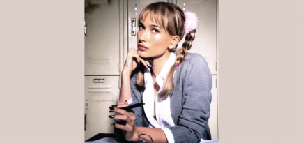 Хейли Бибер повторила культовые образы Бритни Спирс в честь Хеллоуина