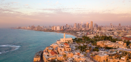 В Израиле из-за COVID-19 снова закрываются бары, клубы и спортзалы