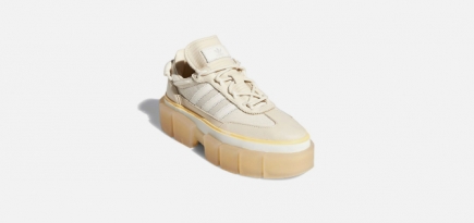 Бейонсе и adidas выпустили кроссовки на тракторной подошве