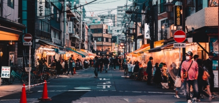 Власти Японии продлили режим чрезвычайной ситуации до конца мая