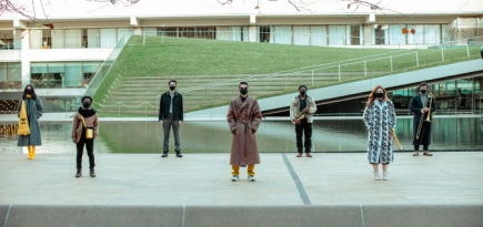 Студенты нью-йоркской школы Джулиард сыграли джаз для Fendi