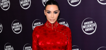 Ким Кардашьян надела платье Dior времен Джона Гальяно на церемонию American Influencer Awards