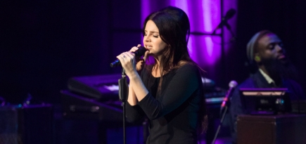 Лана Дель Рей отменила свой тур по Европе из-за потери голоса