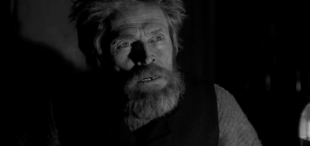 Роберт Паттинсон и Уиллем Дефо сталкиваются с морскими ужасами в новом трейлере фильма «Маяк»