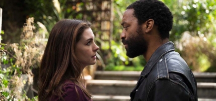 HBO Max показал трейлер карантинной комедии «Взаперти» с Энн Хэтэуэй