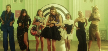 Луна примерила новую коллекцию H&M Studio в клипе на песню «Ухажер»