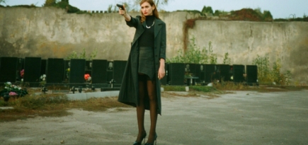 Луна выпустила клип на песню «Золотые лепестки»