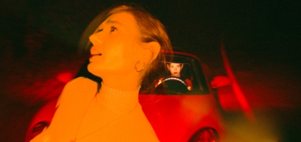 Луна выпустила новый сингл «Летние бульвары» и клип на него