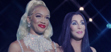 MAC показал кампанию с участием Шер и Saweetie