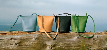Mansur Gavriel представил новую модель сумки-ведра
