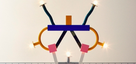 Saint Laurent открыл две выставки, посвященные дизайнерской группе «Мемфис»