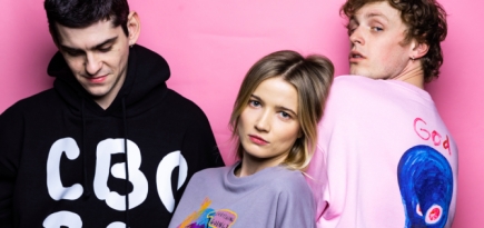 «Гоголь-центр» выпустил мерч с современными художниками