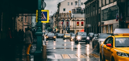 Власти Москвы планируют снять большую часть ограничений к середине 2021 года