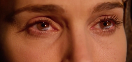 Натали Портман играет женщину-астронавта в трейлере фильма «Бледная синяя точка»