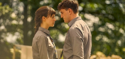 Герои «Нормальных людей» исповедались священнику из сериала «Дрянь»