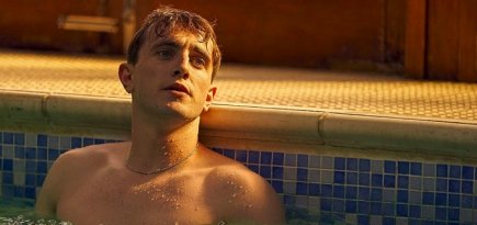 Пол Мескал прочитал отрывок из «Нормальных людей» для книжного клуба Флоренс Уэлч