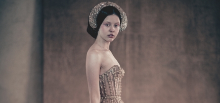 Клэр Фой, Кристен Стюарт и Миа Гот позируют в образе Джульетты в календаре Pirelli 2020