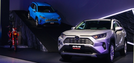 Toyota представила новый RAV4 в Москве