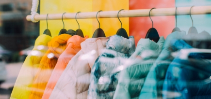 «Коммерсантъ»: в 2020 году объем модного рынка в России сократился на 25%