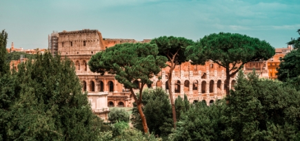 С 4 мая в Италии снова можно будет гулять в парках, а в июне работу возобновят рестораны и бары