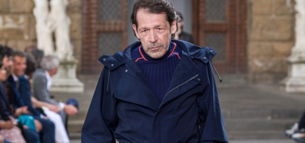 Художник и дизайнер Питер Сэвилл впервые вышел на подиум в качестве модели