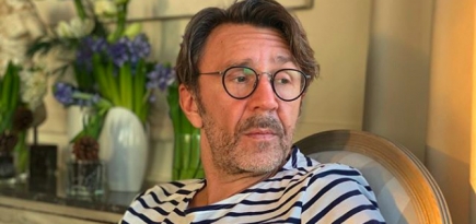 Сергей Шнуров написал стихотворение о коронавирусе