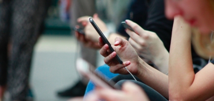 Власти России обязали соцсети удалять нецензурные выражения