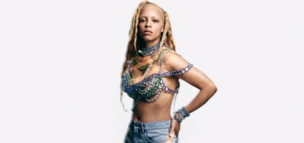 В новой кампании Swarovski снялась певица Келси Лу