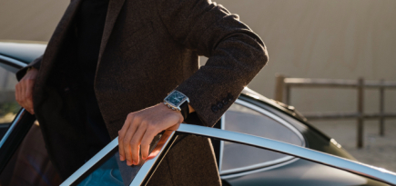 TAG Heuer показал лимитированные часы Monaco с зеленым циферблатом