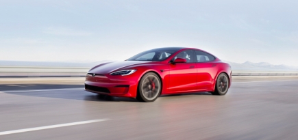 Электромобиль Tesla теперь можно купить за биткоины