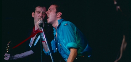 Режиссер «Рокетмена» хочет снять фильм о группе The Clash