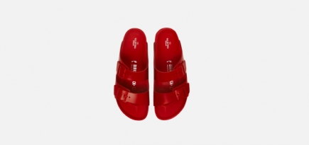 В Москве можно купить коллаборацию Valentino и Birkenstock