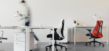 Выяснилось, что 11% не привитых от коронавируса россиян уже столкнулись с отказами в приеме на работу