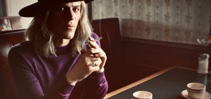 Появился первый промокадр из байопика «Стардаст» о Дэвиде Боуи